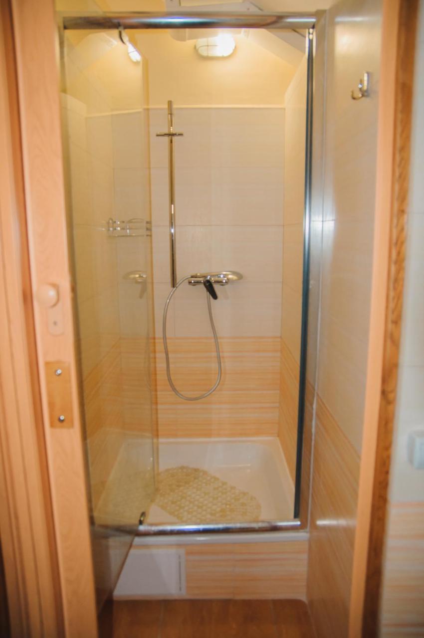 Hostel Stozhary Ternopil Buitenkant foto