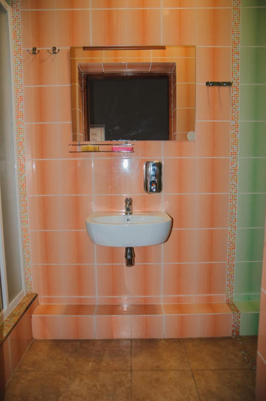 Hostel Stozhary Ternopil Buitenkant foto